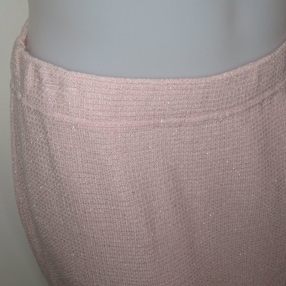St. John Collection Rose Wool Skirt - Picture 2 of 8